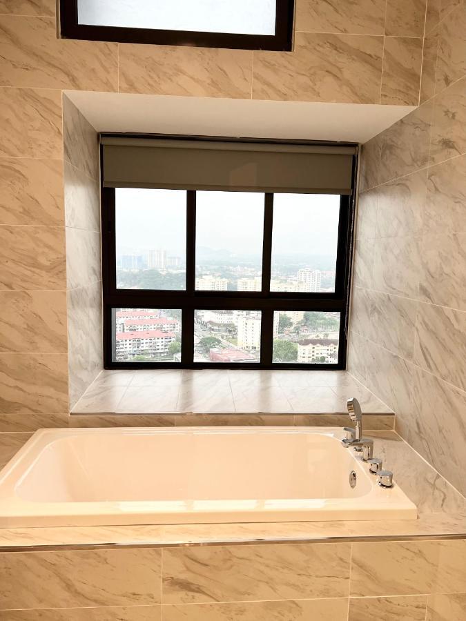 Imperio Residences Private Bathtub Or Jacuzzi By Nestcove Malacca Εξωτερικό φωτογραφία