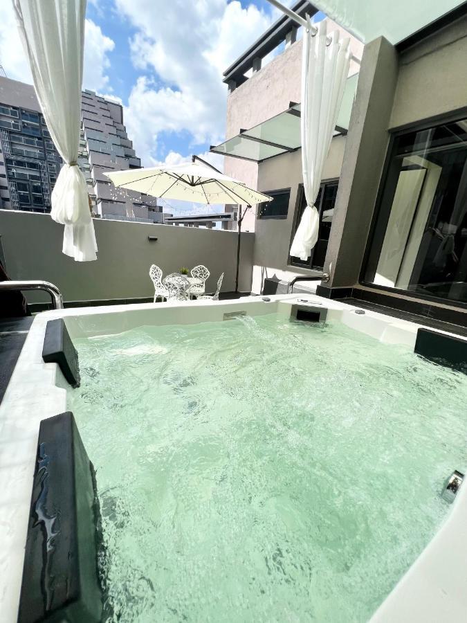 Imperio Residences Private Bathtub Or Jacuzzi By Nestcove Malacca Εξωτερικό φωτογραφία